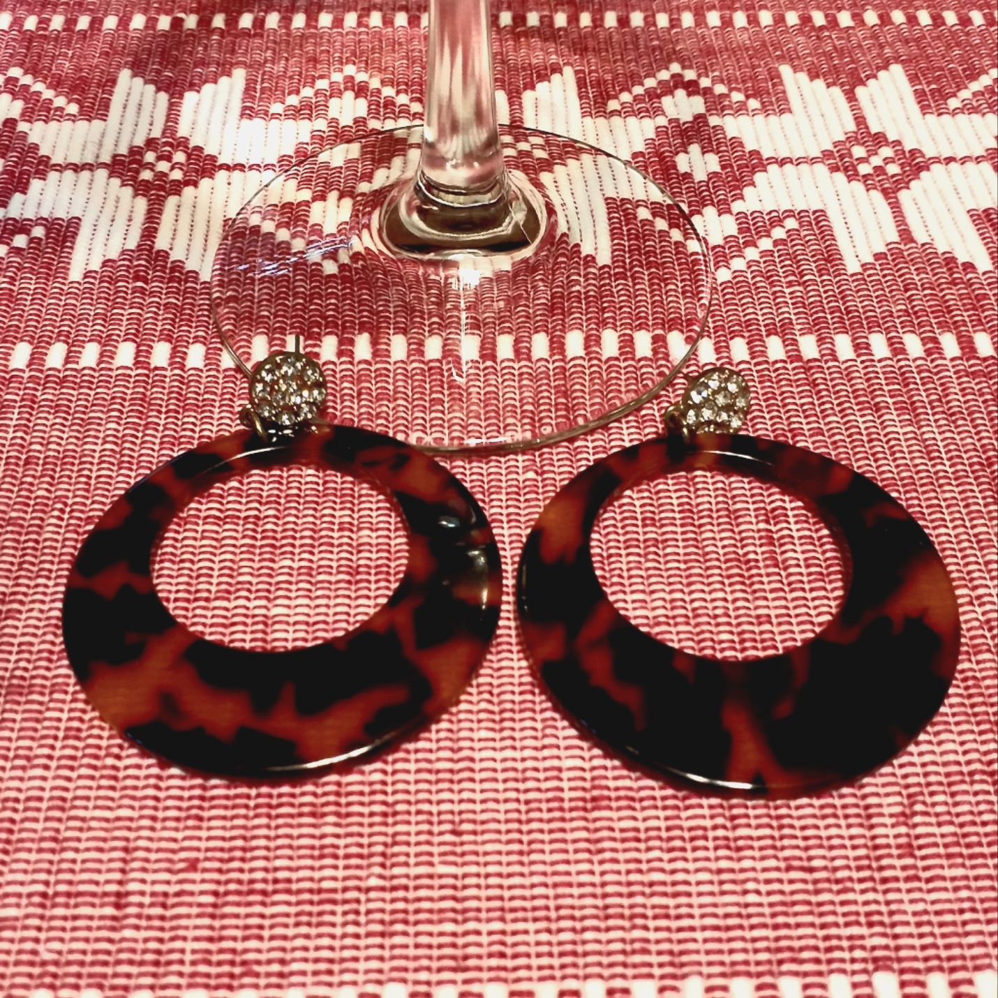 Guess Earrings 10$